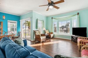 Televiisor ja/või meelelahutuskeskus majutusasutuses 2919 S Fletcher