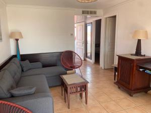 Zona d'estar a Kaza douce logement 2 chambres dans un village vacance