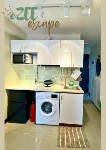 Η κουζίνα ή μικρή κουζίνα στο Near in Mactan Airport - eZEE escape just for you!
