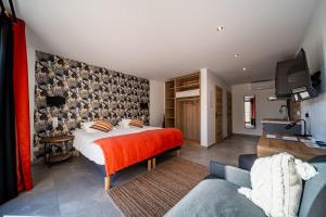 Postel nebo postele na pokoji v ubytování Les Loges du Luberon + 37 fotografií