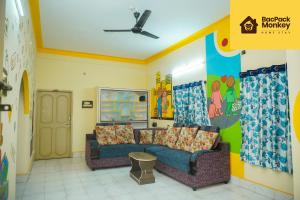 Posezení v ubytování Bacpack Monkey HomeStay
