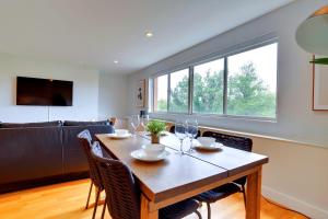 Photo de la galerie de l'établissement Comfort & Elegance Apartment at Arlington, à Radnor Heights