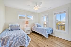 En eller flere senge i et værelse på Miller's High Life