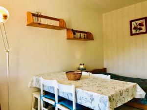 Posteľ alebo postele v izbe v ubytovaní Résidence Les Aloubiers - Très joli deux pièces pied des pistes MAE-3544