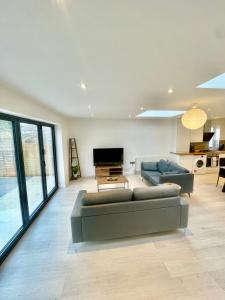 Χώρος καθιστικού στο beautiful 3 bedroom apartment in cambridge sleeps 7