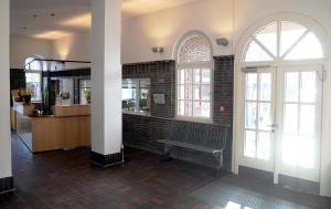 Lobby o reception area sa Jugendherberge Duisburg Landschaftspark