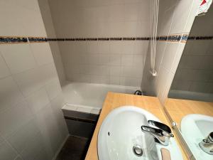 Vannituba majutusasutuses Résidence La Grande Traversee - NOUVEAUTE PIED DES PISTES MAE-1781