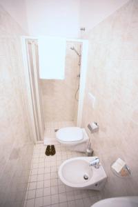 Bagno di Hotel Byron solo per giovani