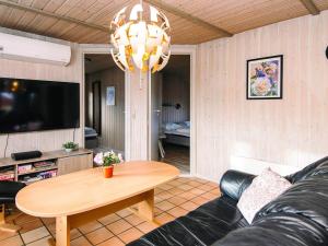 TV a/nebo společenská místnost v ubytování Luxury Retreat in Als - By Traum Ferienwohnungen