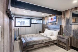 Ένα ή περισσότερα κρεβάτια σε δωμάτιο στο Zen Nest Eagle & Falcon Cabins +56 φωτογραφίες