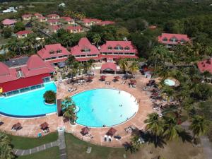 Piscina a Kaza douce logement 2 chambres dans un village vacance o a prop