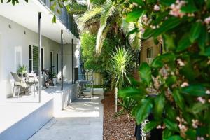 Vườn quanh Cosy and calm unit in Cronulla formerly Beautifully renovated quiet unit in Cronulla