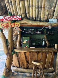 La sala de estar o bar de Cahuita Vibe