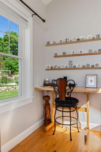UxbridgeZen-Designed Guest Suite with PRIVATE 2-mile Trail Loop的相册照片