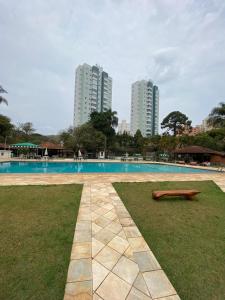 Kolam renang di atau dekat dengan Condomínio com lazer completo! Resort Prox ao centro