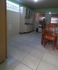Η κουζίνα ή μικρή κουζίνα στο Casa familiar