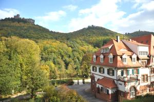 Nespecifikovaný výhled na hory nebo výhled na hory při pohledu z hotelu