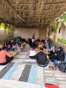 انير انشال Enir Enshal vendégei
