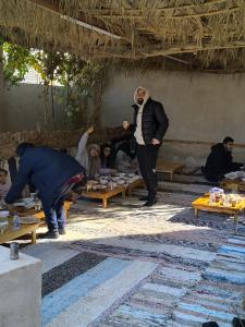 انير انشال Enir Enshal vendégei