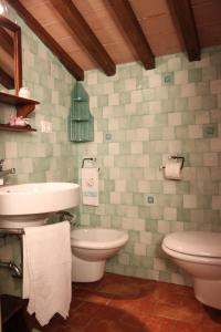 Vannas istaba naktsmītnē Casa Vacanze Le Antiche Pietre