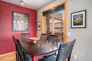 Χώρος καθιστικού στο Nakai Peak 41B Condo +37 φωτογραφίες
