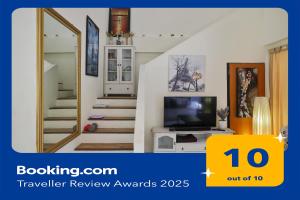 Een TV en/of entertainmentcenter bij Phuket-Chalong 3-Bedrooms 240m2 Private XLarge Family Villa
