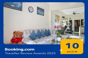 Afbeelding uit fotogalerij van Phuket-Chalong 3-Bedrooms 240m2 Private XLarge Family Villa in Chalong 