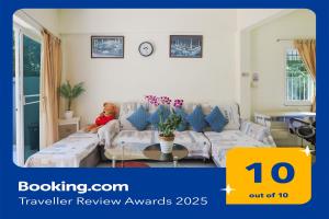 Afbeelding uit fotogalerij van Phuket-Chalong 3-Bedrooms 240m2 Private XLarge Family Villa in Chalong 