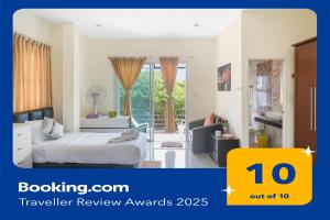 Een bed of bedden in een kamer bij Phuket-Chalong 3-Bedrooms 240m2 Private XLarge Family Villa