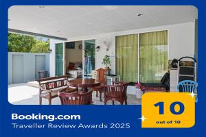 Afbeelding uit fotogalerij van Phuket-Chalong 3-Bedrooms 240m2 Private XLarge Family Villa in Chalong 