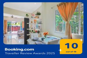 Afbeelding uit fotogalerij van Phuket-Chalong 3-Bedrooms 240m2 Private XLarge Family Villa in Chalong 