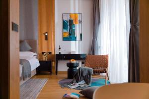 Postel nebo postele na pokoji v ubytování Yueyangli Garden Hotel