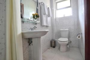 Ein Badezimmer in der Unterkunft Longview Luxury Resort