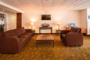 TV a/nebo společenská místnost v ubytování Microtel Inn and Suites by Wyndham Ciudad Juarez, US Consulate