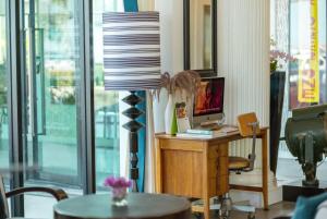 TV a/nebo společenská místnost v ubytování Wave Hotel Pattaya