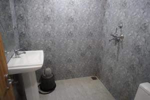 Koupelna v ubytování Hotel Bhanwar Niwas