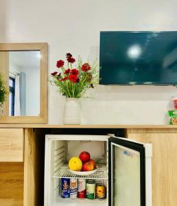 A kitchen or kitchenette at Luna House Hotel