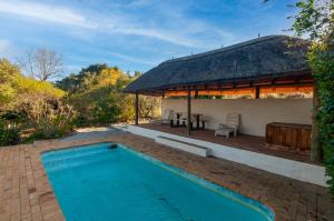 Πισίνα στο ή κοντά στο Serendipity Self-Catering Cottage