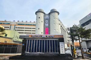 Budova, v ktorej sa hotel nachádza