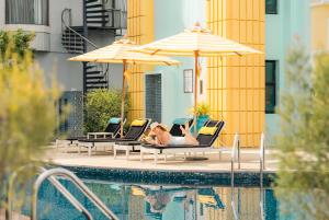 Bazén v ubytování Wave Hotel Pattaya nebo v jeho okolí