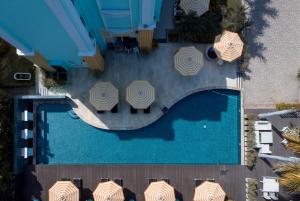 Bazén v ubytování Wave Hotel Pattaya nebo v jeho okolí