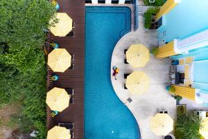 Bazén v ubytování Wave Hotel Pattaya nebo v jeho okolí