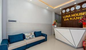 A seating area at Luna House Hotel