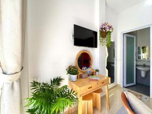 TV a/nebo společenská místnost v ubytování My My House Đà Lạt