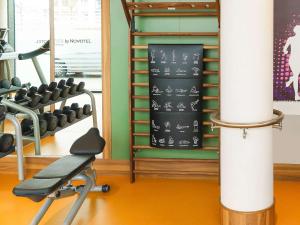 Fitness centrum a/nebo fitness zařízení v ubytování Novotel München Messe