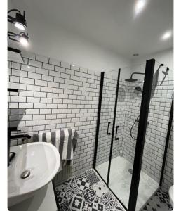 Et badeværelse på La Maison du Foirail + 4 billeder