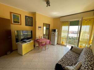 Televisyen dan/atau pusat hiburan di Belvedere in Centro - Apartment