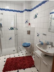 Ένα μπάνιο στο Formule société porte de Bâle +15 φωτογραφίες