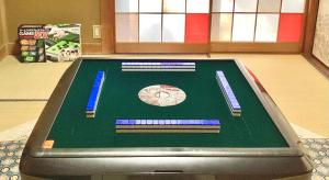 Een biljarttafel in #熱海古民家 #来宮神社 バーベキュー温泉