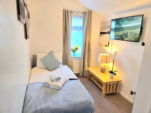Postel nebo postele na pokoji v ubytování Gillings Villa -5 Bed Great For Long & Short Stay!!! Gillingham Kent